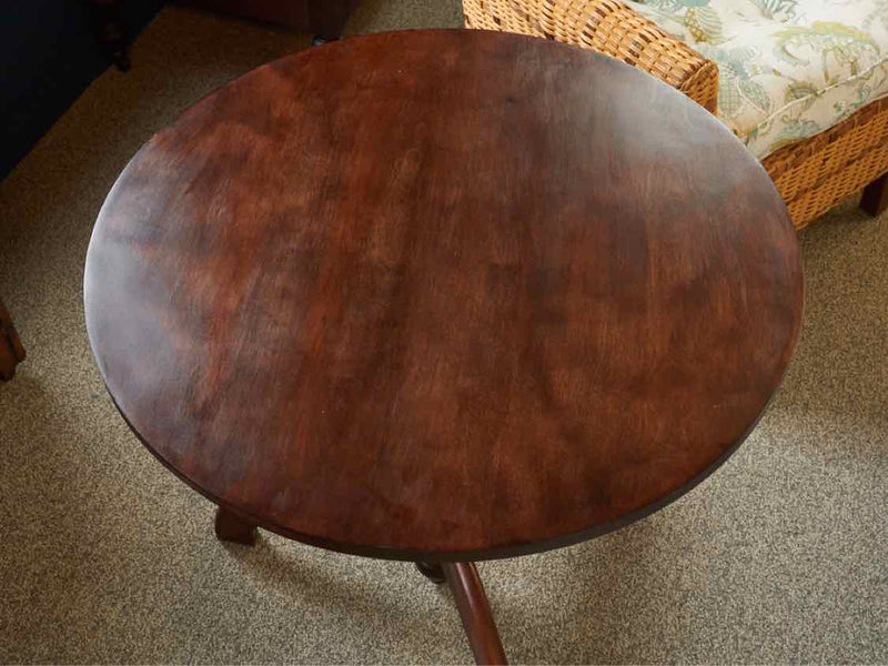 Round Mahogany Pedestal Table