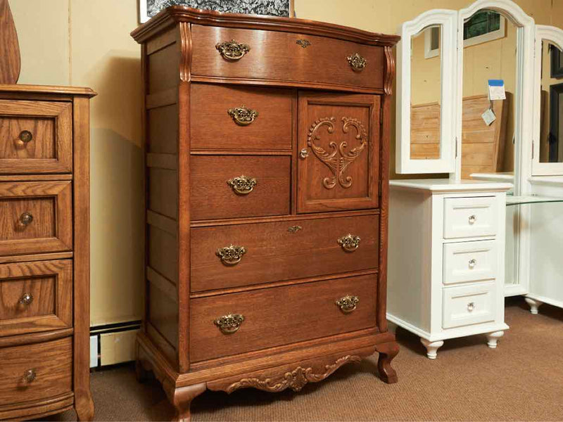 Lexington Victorian  Style Oak 5 Drawer 1 Door With Carving  Chest