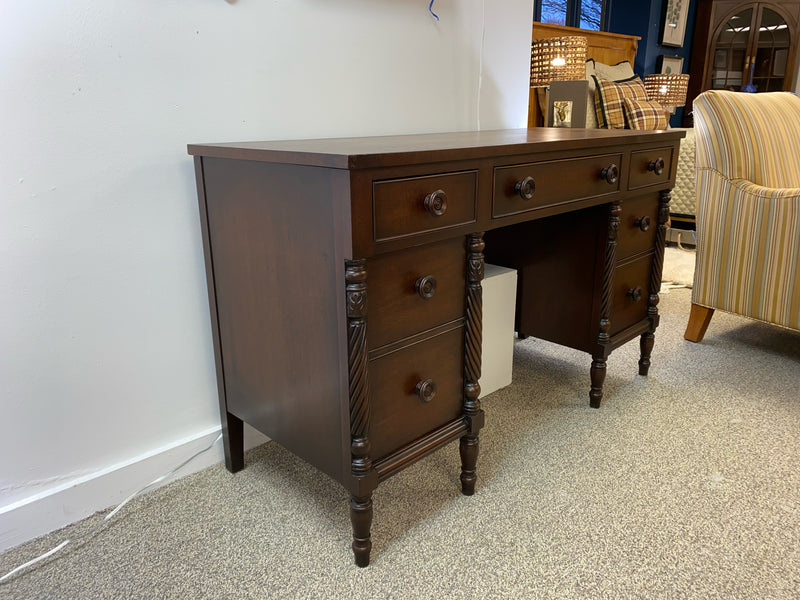 Kindel Mahogany 7 Drawer Desk with Turned Columns & Woodknobs