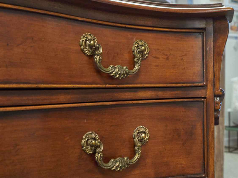 Henredon Mahogany Serpentine Front Accent Chest