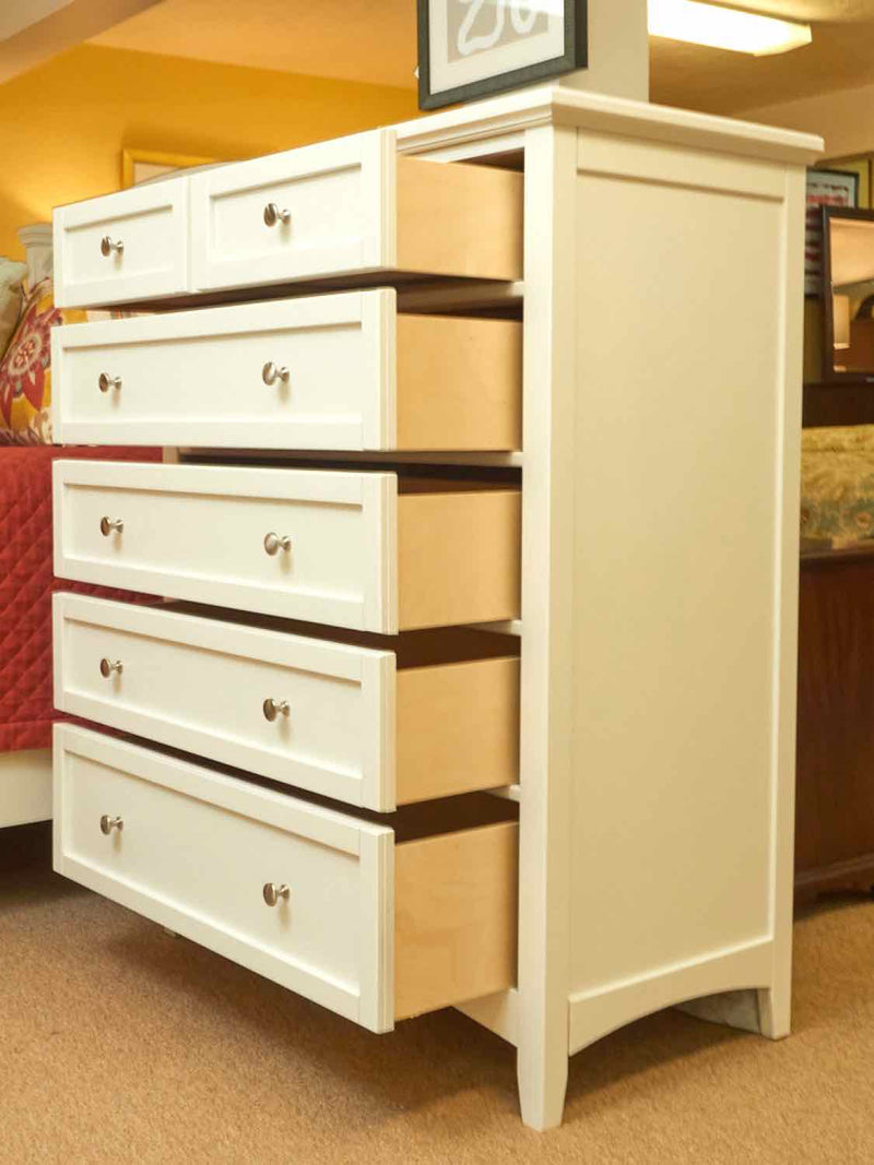 Vaughan Bassett Bonanza White 5 Drawer with Simple Molding & Chrome Knobs  Chest