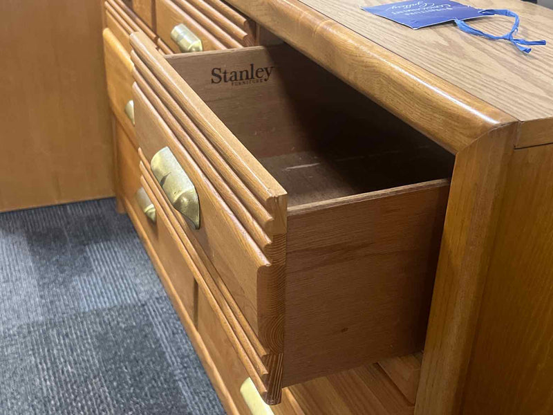 Stanley 7-Drawer Dresser