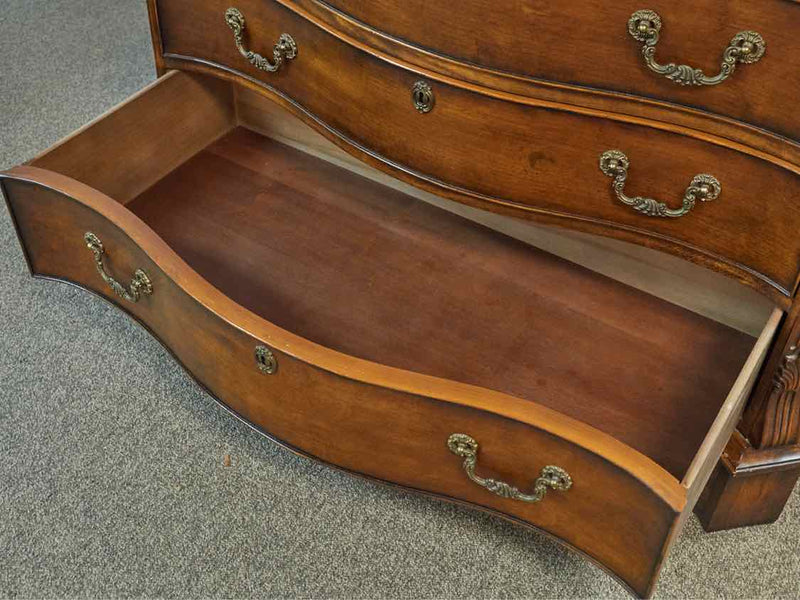 Henredon Mahogany Serpentine Front Accent Chest