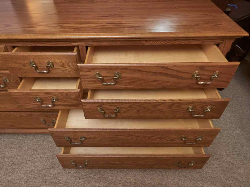 Cochrane Oak 10 Drawer  Dresser