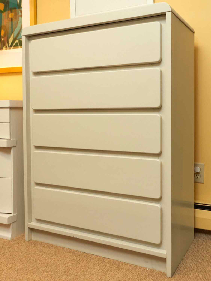 Child Craft 'Oyster Pearl' Finish 5 Drawer  Chest