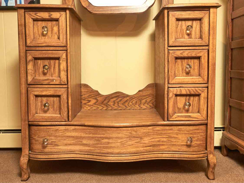 Pulaski Oak Vanity with 5 Drawers & Mirror