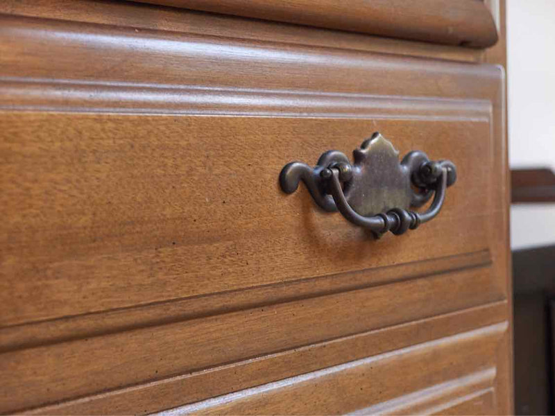 Bassett  Maple 4 Over 2 Drawer Chest with Colonial Brass Handles