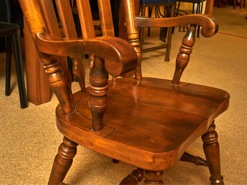 Dining Table with 2 Leaves and Set of 6 Chairs in Maple