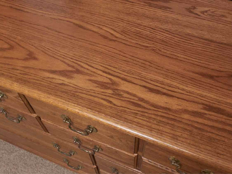 Cochrane Oak 10 Drawer  Dresser