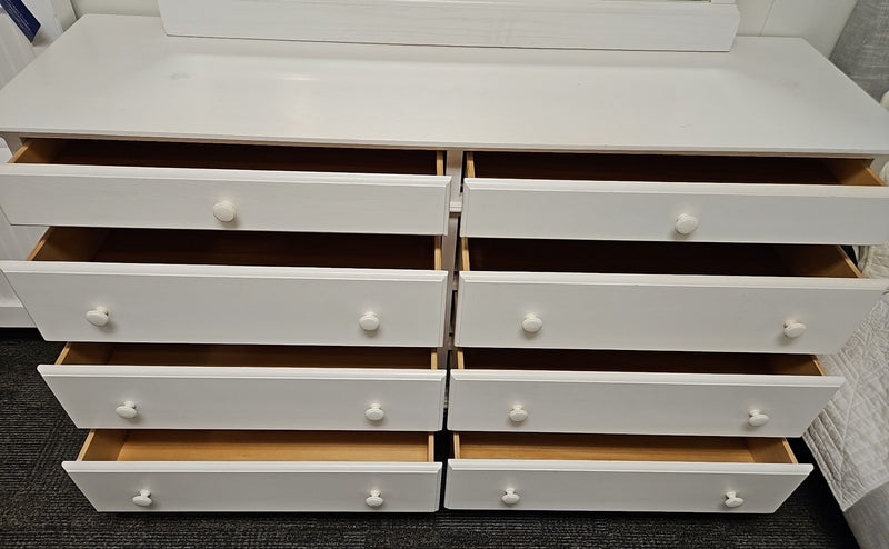 Vermont Tubbs 8-Drawer Dresser w/ Mirror in White