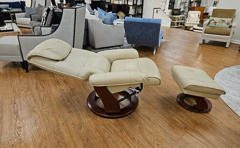 Benchmaster 'Ventura' Leather Recliner & Ottoman