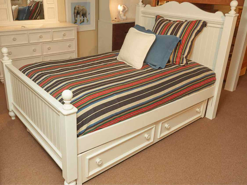 Cream Finish Full  Bed With Pull Out Trundle Storage Bed Bead Beadboard Accents