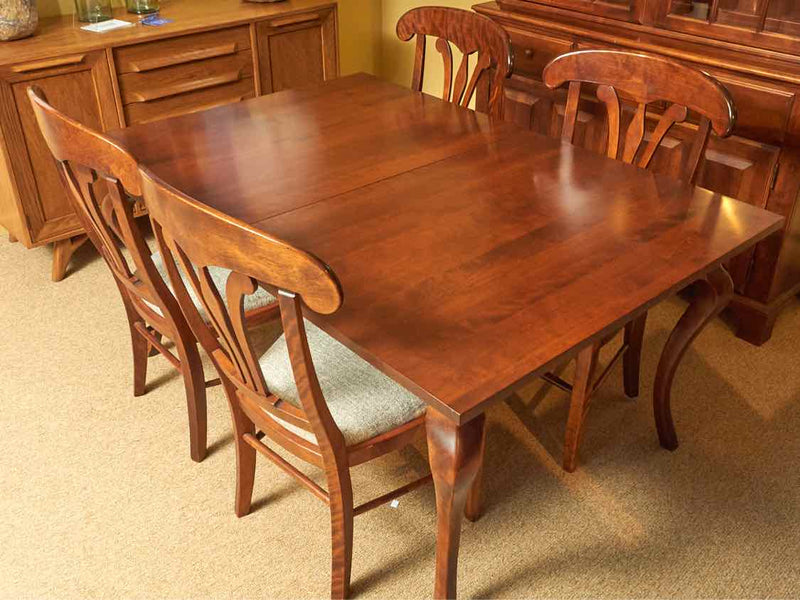 Nichols & Stone Cherry Table 2 Leaves/Pads & 6 Chairs