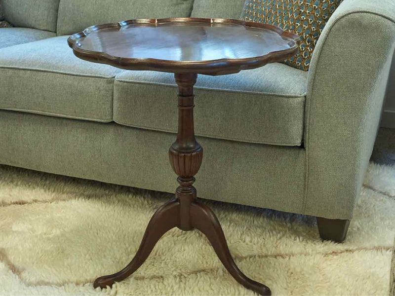 Mahogany Pie Crust Pedestal Table