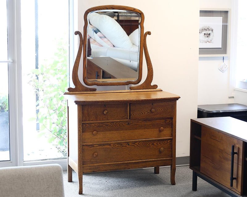 Vintage  Oak 4 Drawer Dresser with Mirror