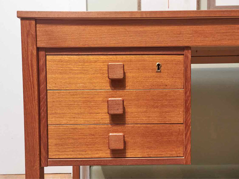 Domino Mobler Teak 6 Drawer Desk Includes 1 Key