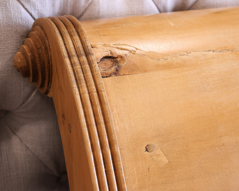 Queen Sleigh Bed in Scrubbed Pine