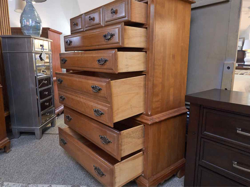 Bassett  Maple 4 Over 2 Drawer Chest with Colonial Brass Handles