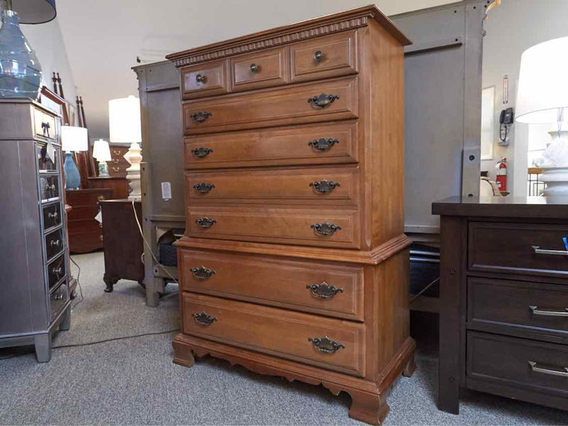 Bassett  Maple 4 Over 2 Drawer Chest with Colonial Brass Handles