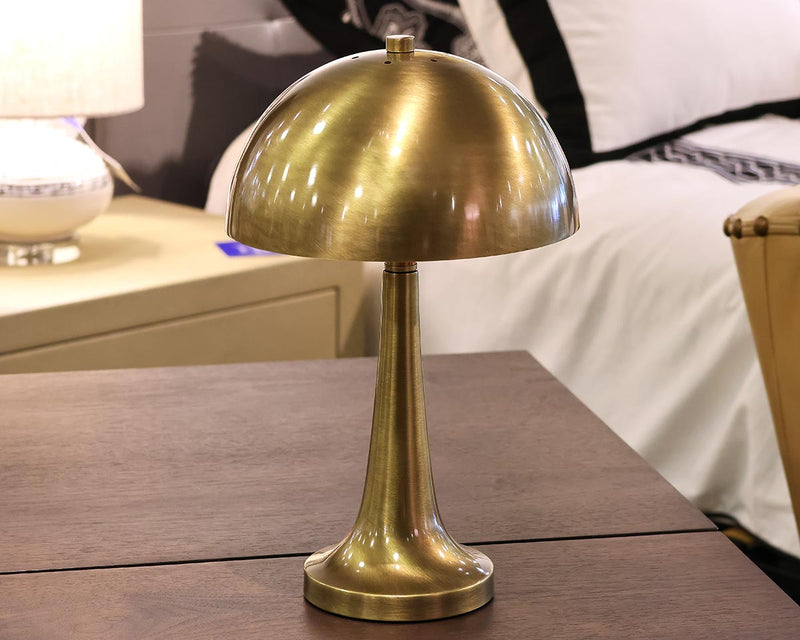 "Dame" Table Lamp