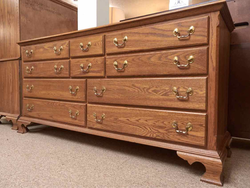 Cochrane Oak 10 Drawer  Dresser