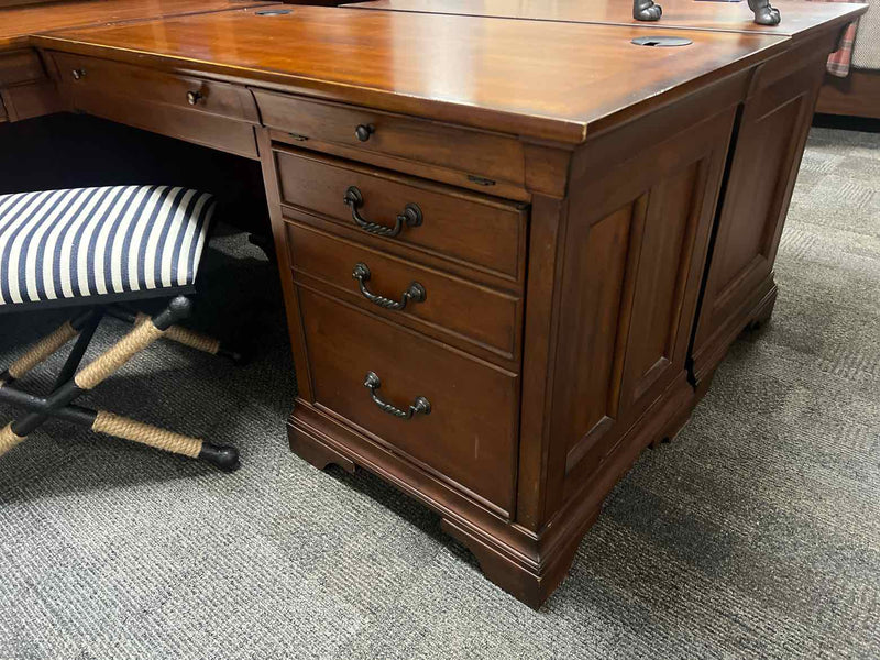 Aspen Medium Cherry Finish L-Shaped Desk