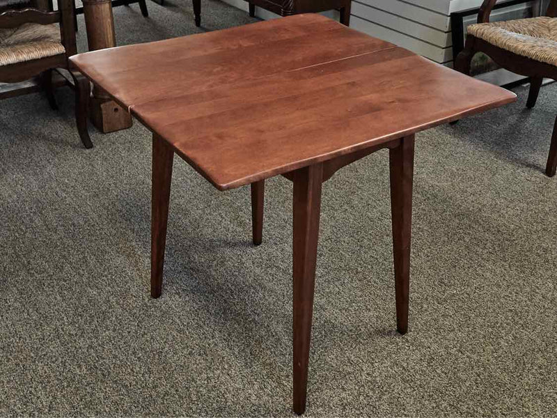 Cushman Colonial Solid Maple Flip Top  Game Table