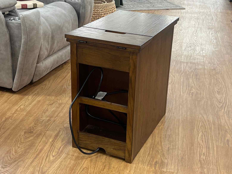 Side Table w/ Pull Out Tray