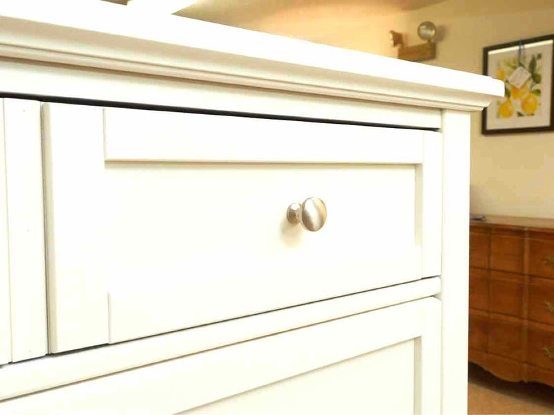 Vaughan Bassett Bonanza White 5 Drawer with Simple Molding & Chrome Knobs  Chest