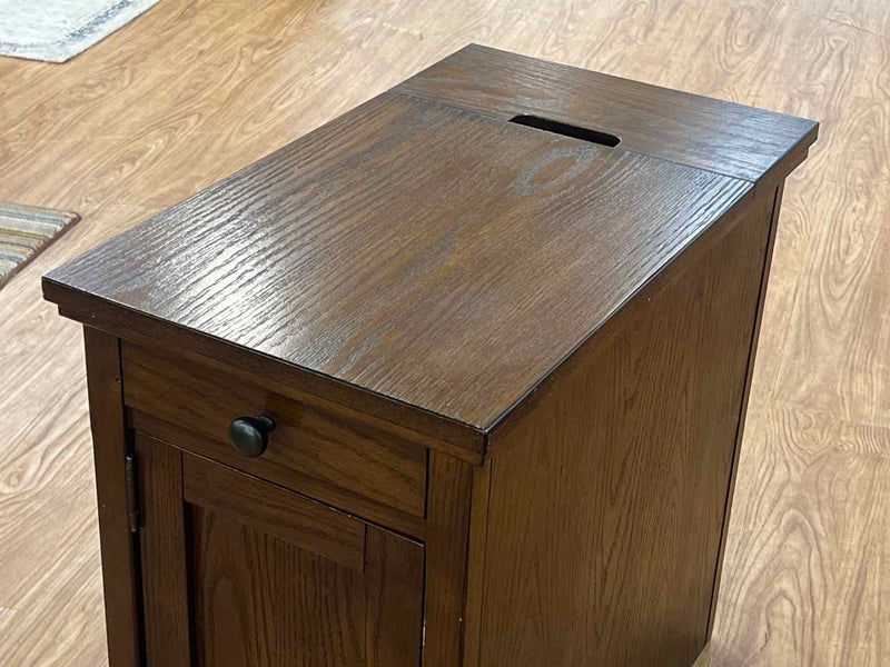 Side Table w/ Pull Out Tray