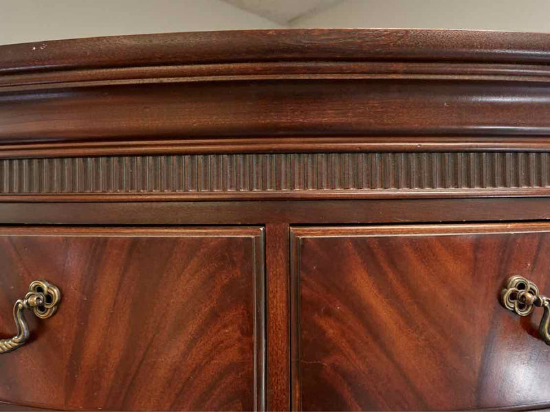 Thomasville Mahogany 8 Drawer Chest with Bronze Ornate Pulls