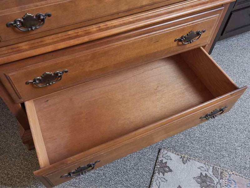 Bassett  Maple 4 Over 2 Drawer Chest with Colonial Brass Handles