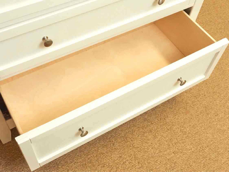 Vaughan Bassett Bonanza White 5 Drawer with Simple Molding & Chrome Knobs  Chest