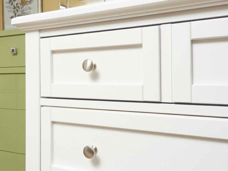 Vaughan Bassett Bonanza White BB29-002 8 Drawer Nickle Hardware Triple  Dresser