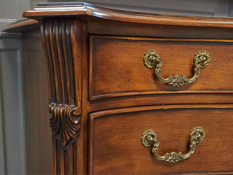 Henredon Mahogany Serpentine Front Accent Chest