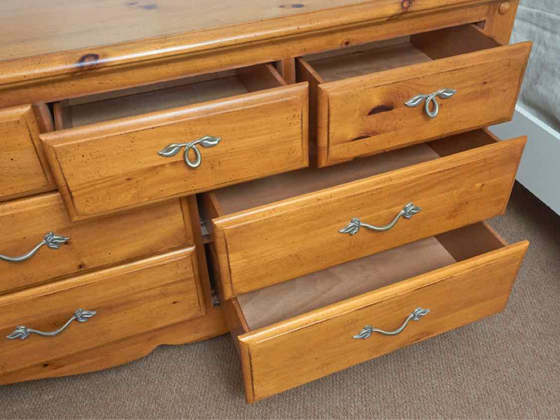 Pine 7 Drawer Dresser