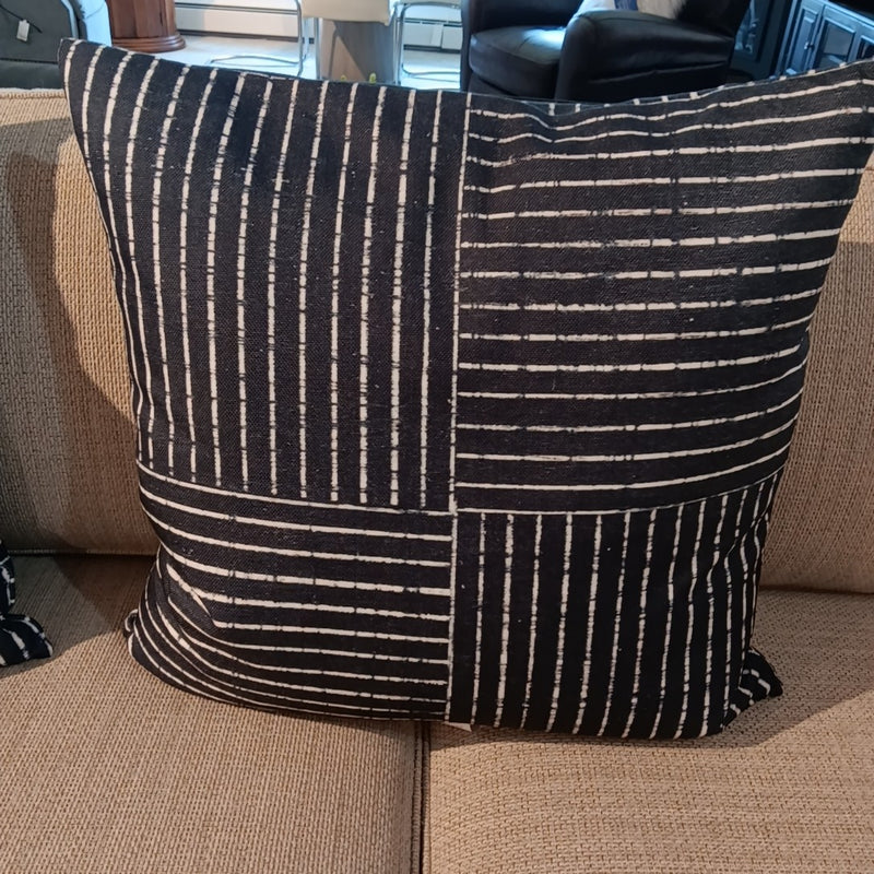 Norman Wyatt Home 'Crossroads' Down Filled Accent Pillow