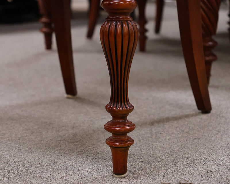 Ethan Allen Maple Carved Table w/6 Chairs and 2 Leaves