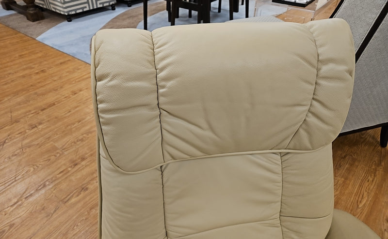 Benchmaster 'Ventura' Leather Recliner & Ottoman