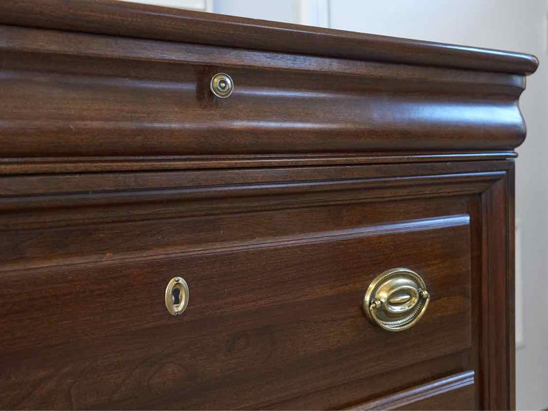 Jamestown Sterling Eight Drawer Mahogany Dresser