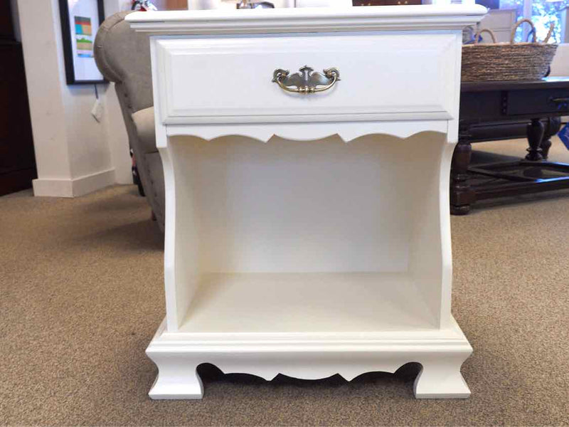 Pair of White Blockfront Nightstands