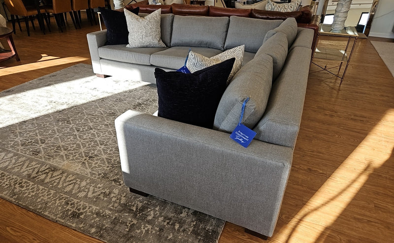 MG+ BW Sectional in Gray