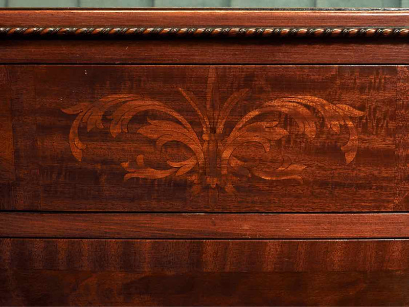 Mahogany Bow Front Dresser with 4 Drawers & Hepplewhite Brass Handles