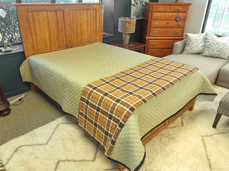 Kincaid Pine Queen Storage Bed