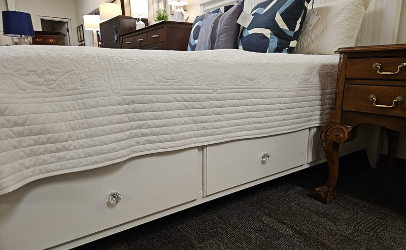 Maine Woodworks 'August' King Storage Bed