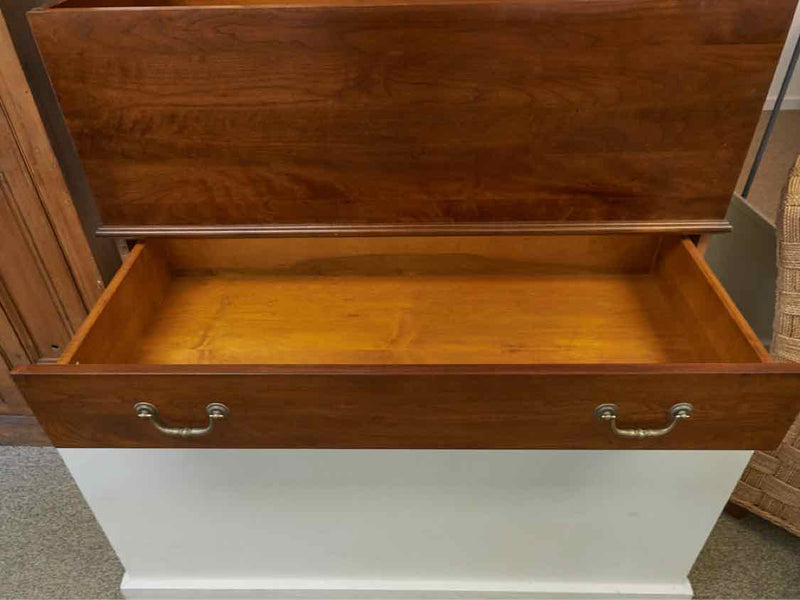 Mahogany Blanket Chest With Turned Feet