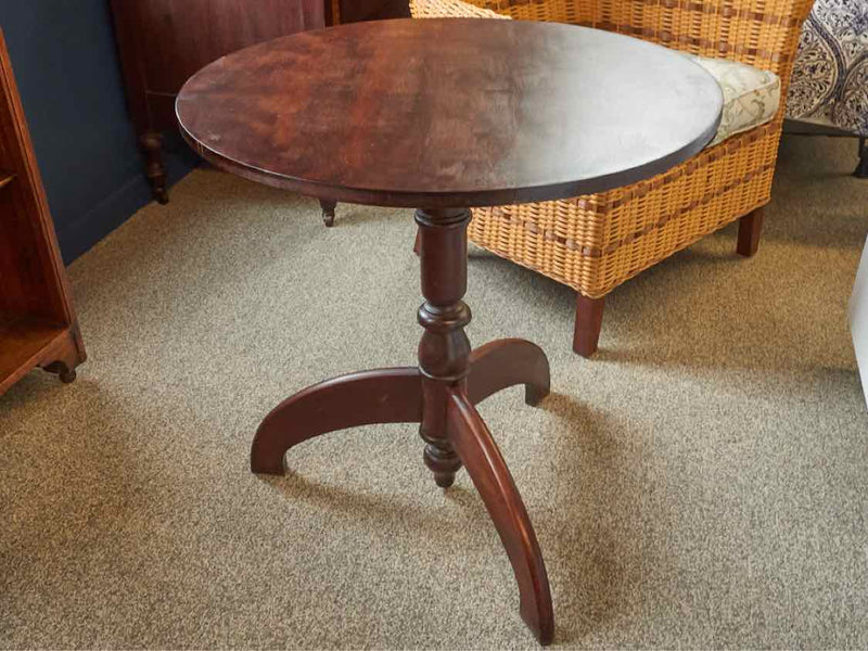 Round Mahogany Pedestal Table