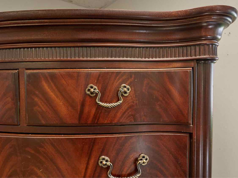 Thomasville Mahogany 8 Drawer Chest with Bronze Ornate Pulls