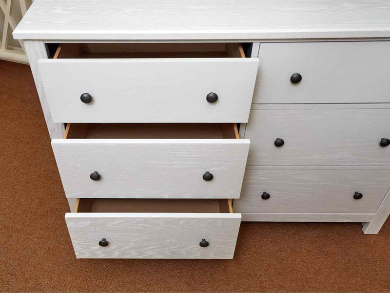 Vaughan Bassett White Finish Fundamentals 6 Drawer  Dresser