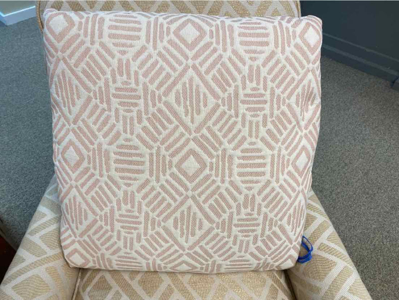 Accent Pillow: Caderina Blush